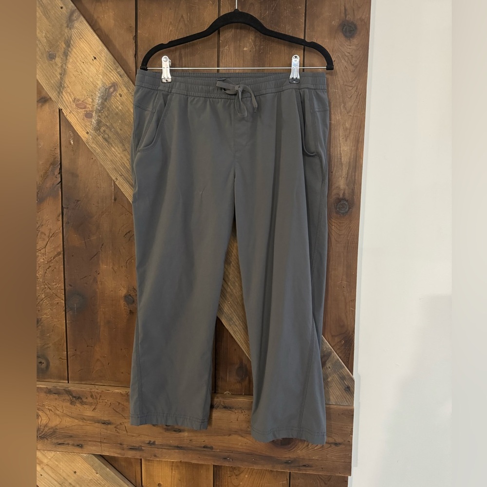 Eddie Bauer Women's Gray Capris